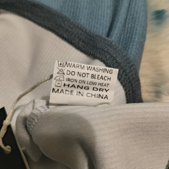 Women's Ombre Scoop Neck Tank Top - Light Teal to Navy - Picture 5 of 7